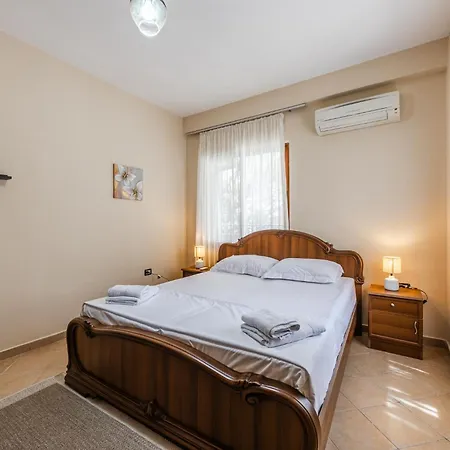 Waves Retreat 1br By Pikhost * Golem (Tirana)